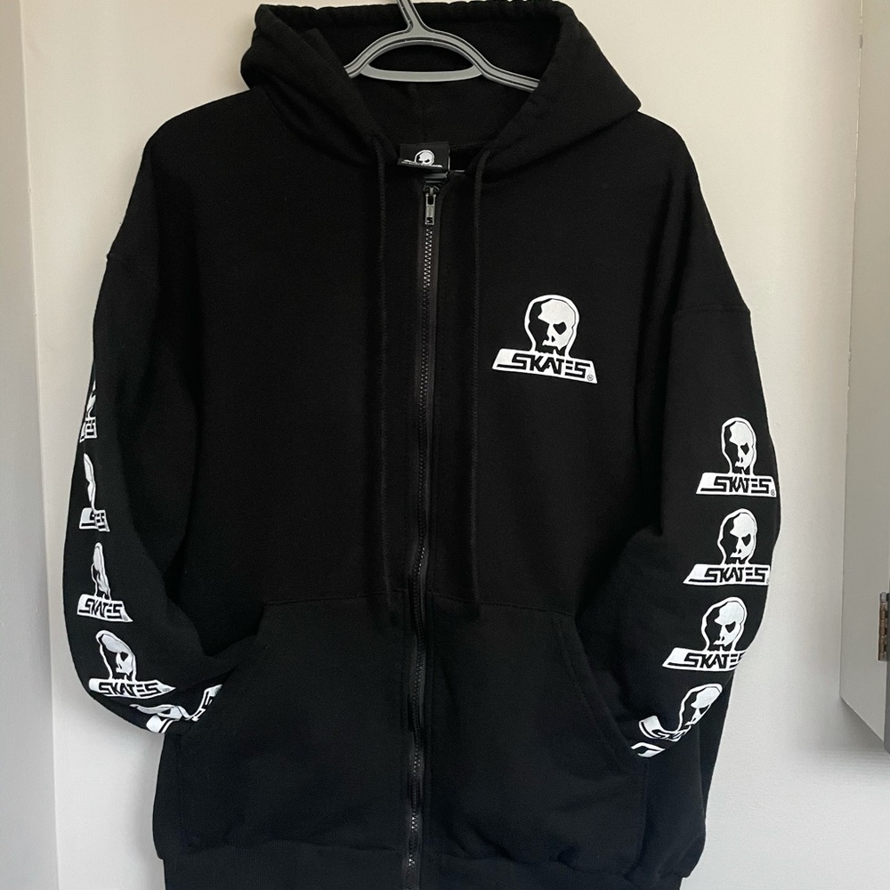 Skull Skates zip up hooded sweater